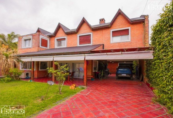 Casa en venta en Funes - 4 Dormitorios