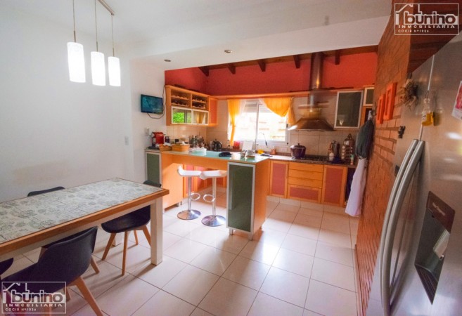 Casa en venta en Funes - 4 Dormitorios