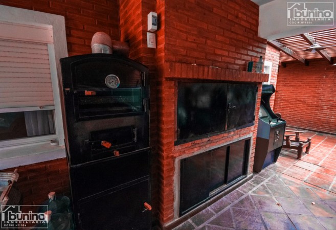 Casa en venta en Funes - 4 Dormitorios