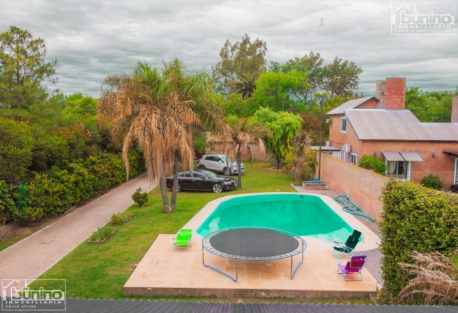 Casa en venta en Funes - 4 Dormitorios