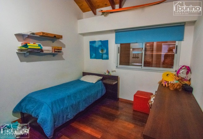 Casa en venta en Funes - 4 Dormitorios