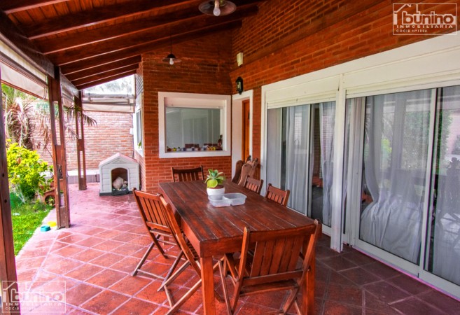 Casa en venta en Funes - 4 Dormitorios