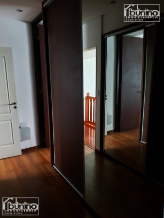 Casa en venta en Funes - 4 Dormitorios