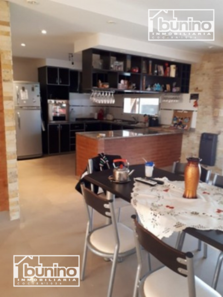 Propiedad EN VENTA en Funes - 4 Dormitorios