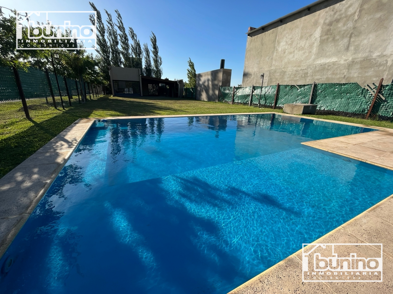 Casa en venta de 2 dormitorios - Barrio Las Tardes, Roldan