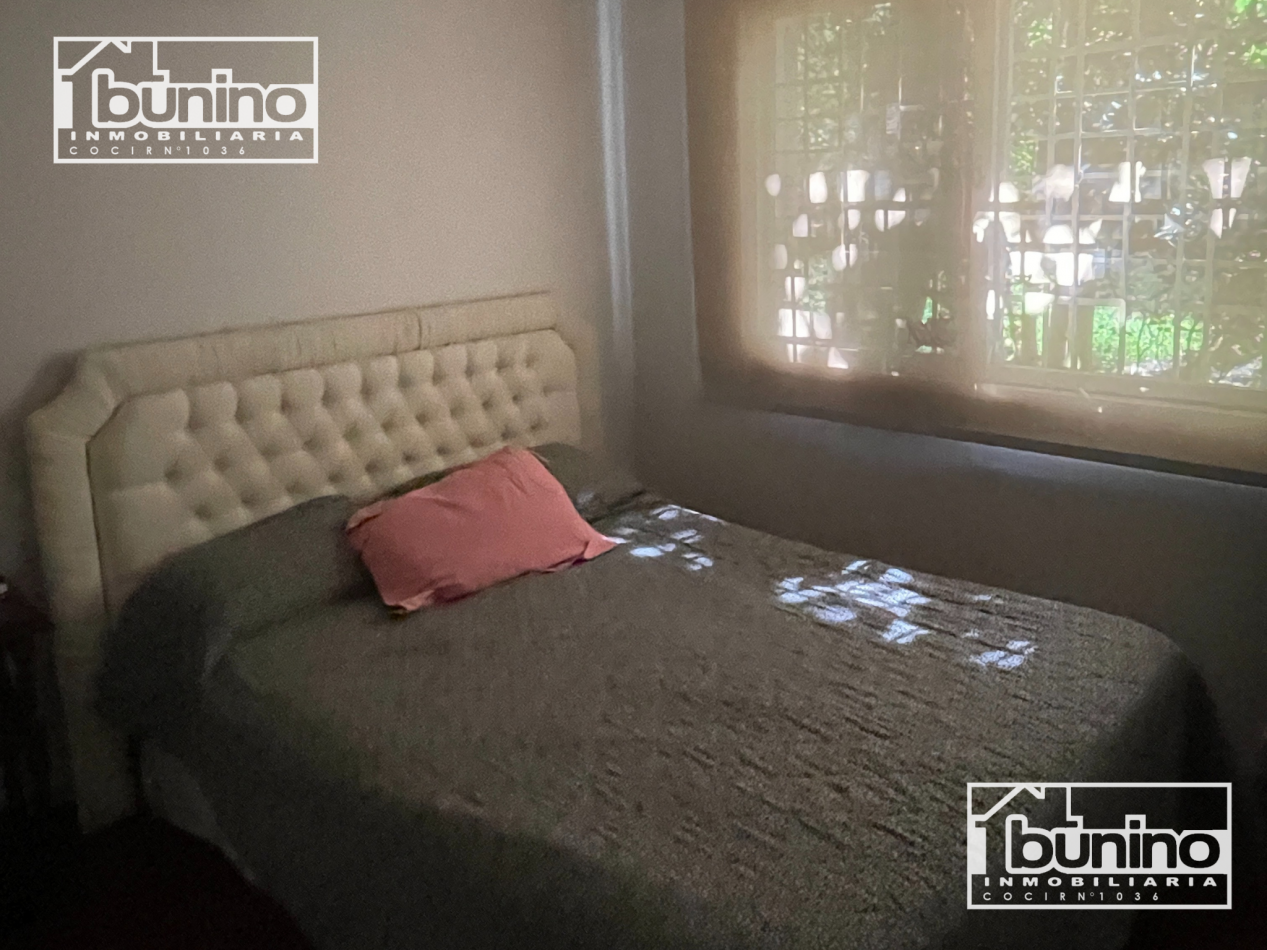 Alquiler Temporario Casa 4 Dormitorios, 4 Baños, Galeria, Pileta y Cochera - ROLDAN