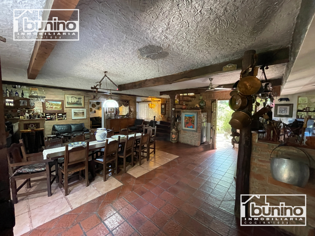 Alquiler Temporario Casa 4 Dormitorios, 4 Baños, Galeria, Pileta y Cochera - ROLDAN