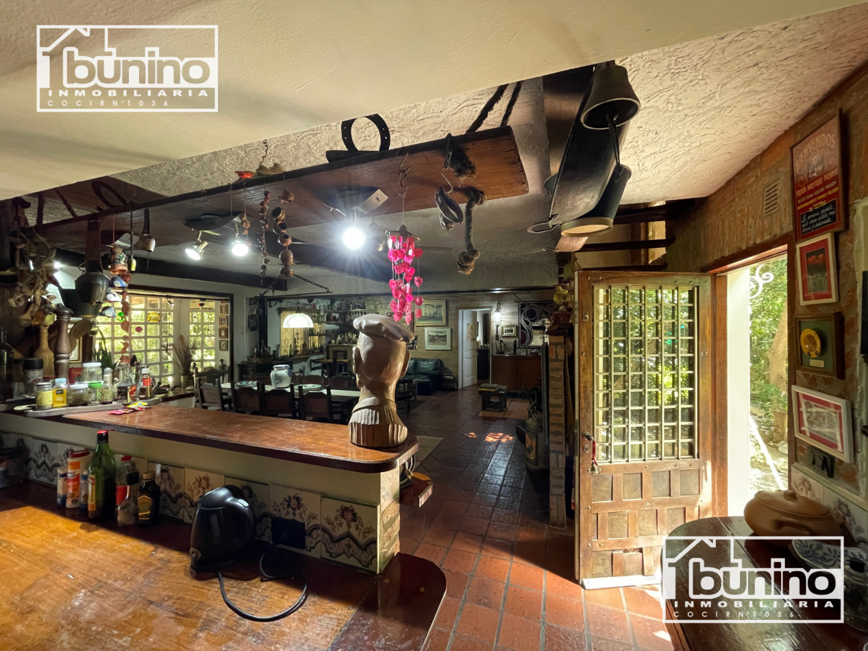 Alquiler Temporario Casa 4 Dormitorios, 4 Baños, Galeria, Pileta y Cochera - ROLDAN