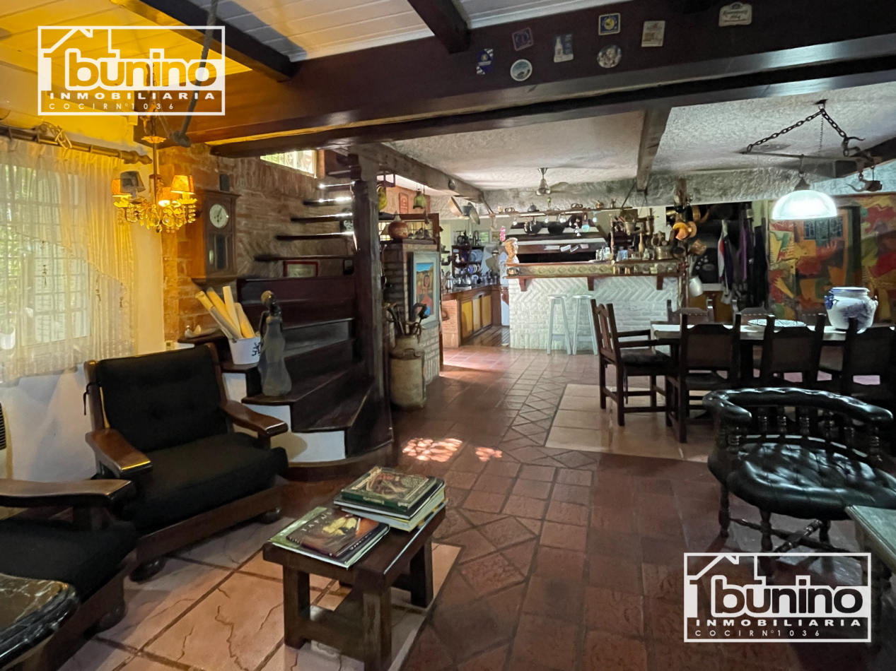 Alquiler Temporario Casa 4 Dormitorios, 4 Baños, Galeria, Pileta y Cochera - ROLDAN