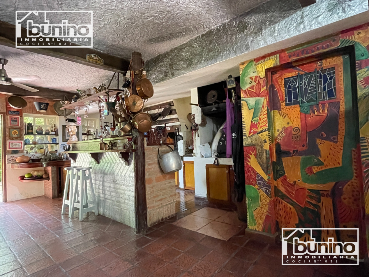 Alquiler Temporario Casa 4 Dormitorios, 4 Baños, Galeria, Pileta y Cochera - ROLDAN