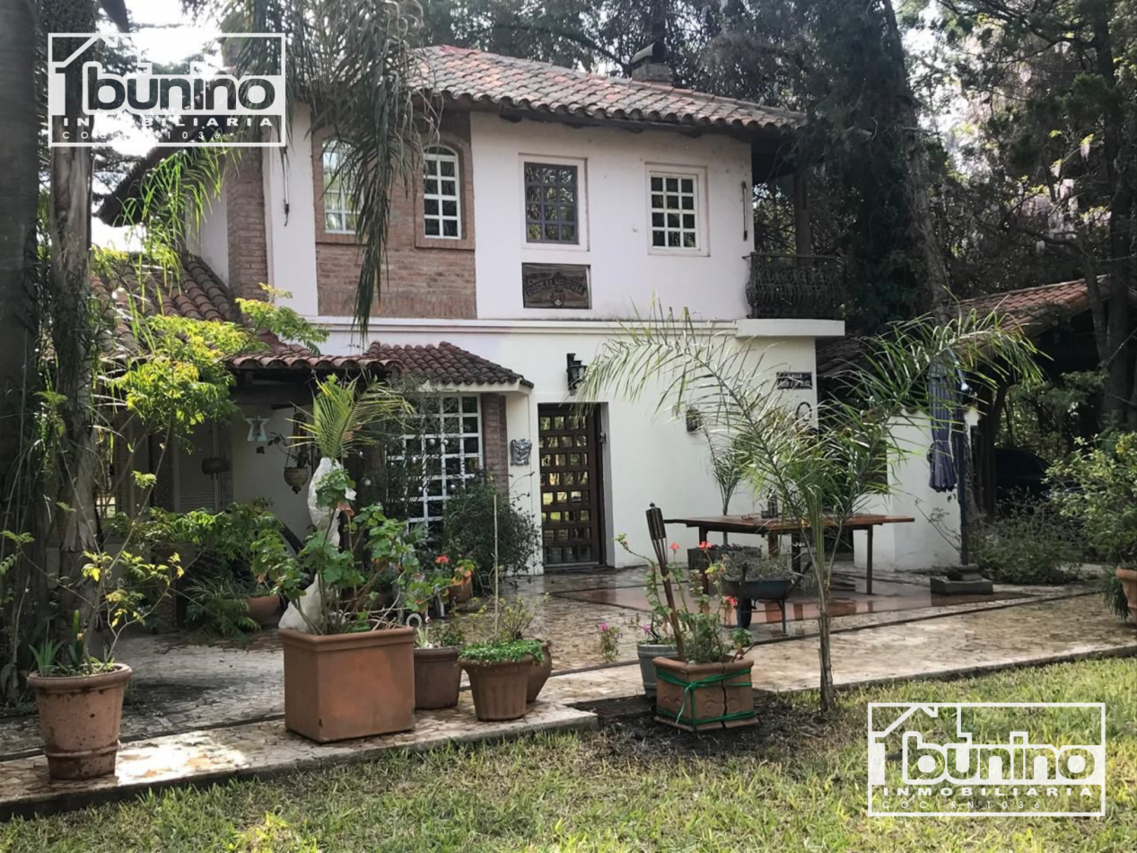 Alquiler Temporario Casa 4 Dormitorios, 4 Baños, Galeria, Pileta y Cochera - ROLDAN