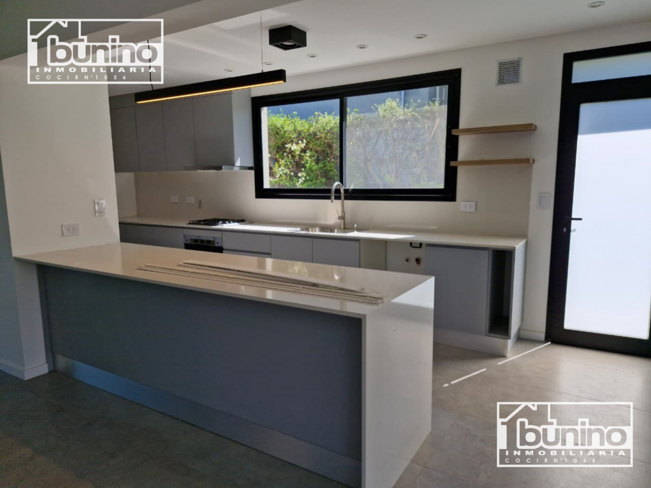 Casa en Cadaques de 3 dormitorios - Funes Hills