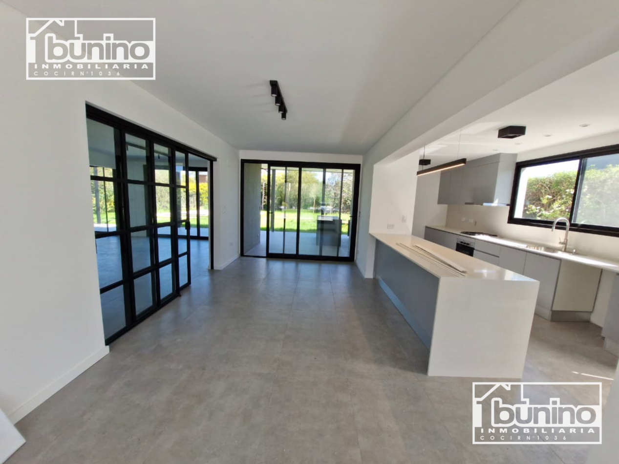 Casa en Cadaques de 3 dormitorios - Funes Hills