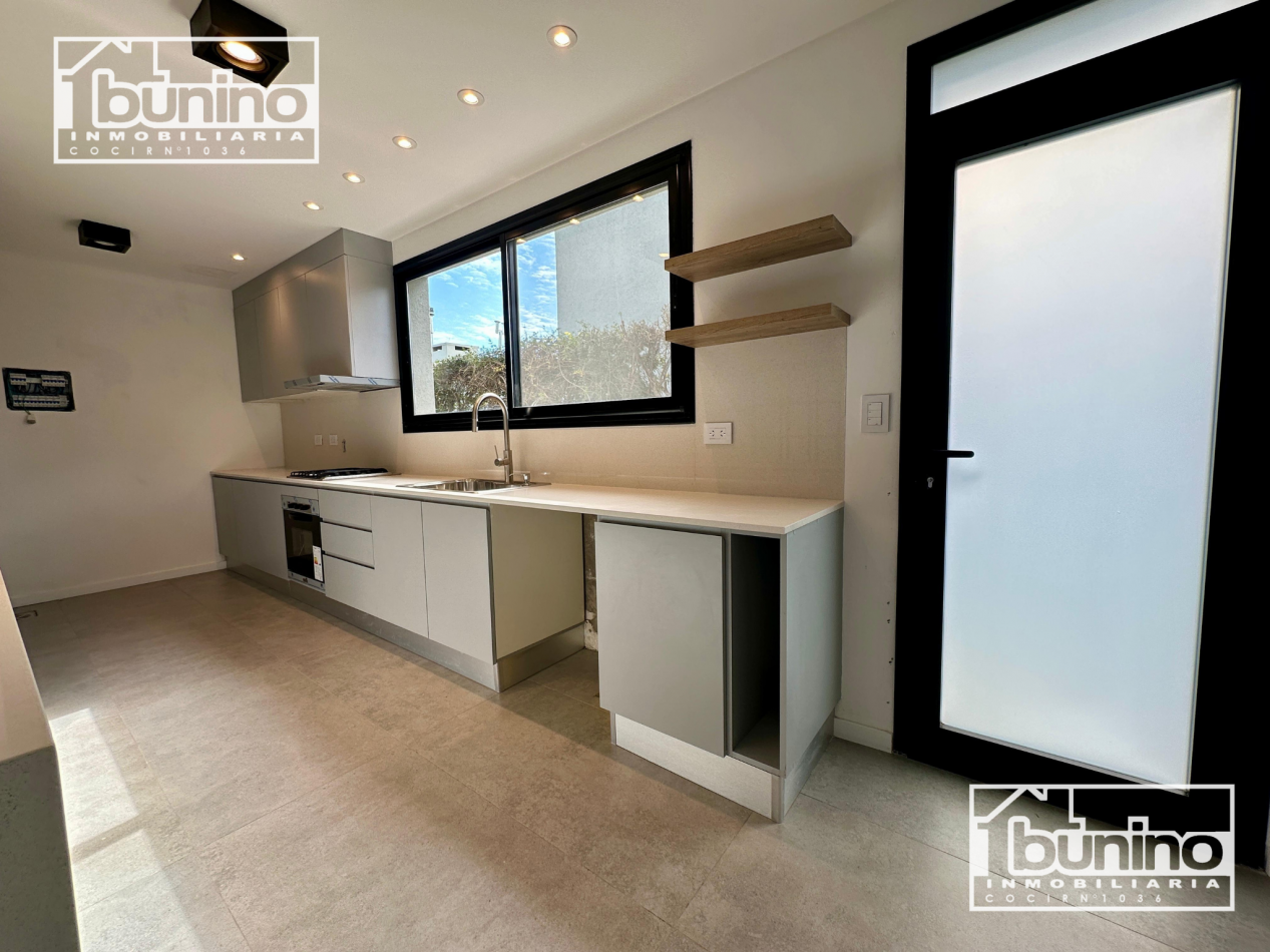 Casa en Cadaques de 3 dormitorios - Funes Hills