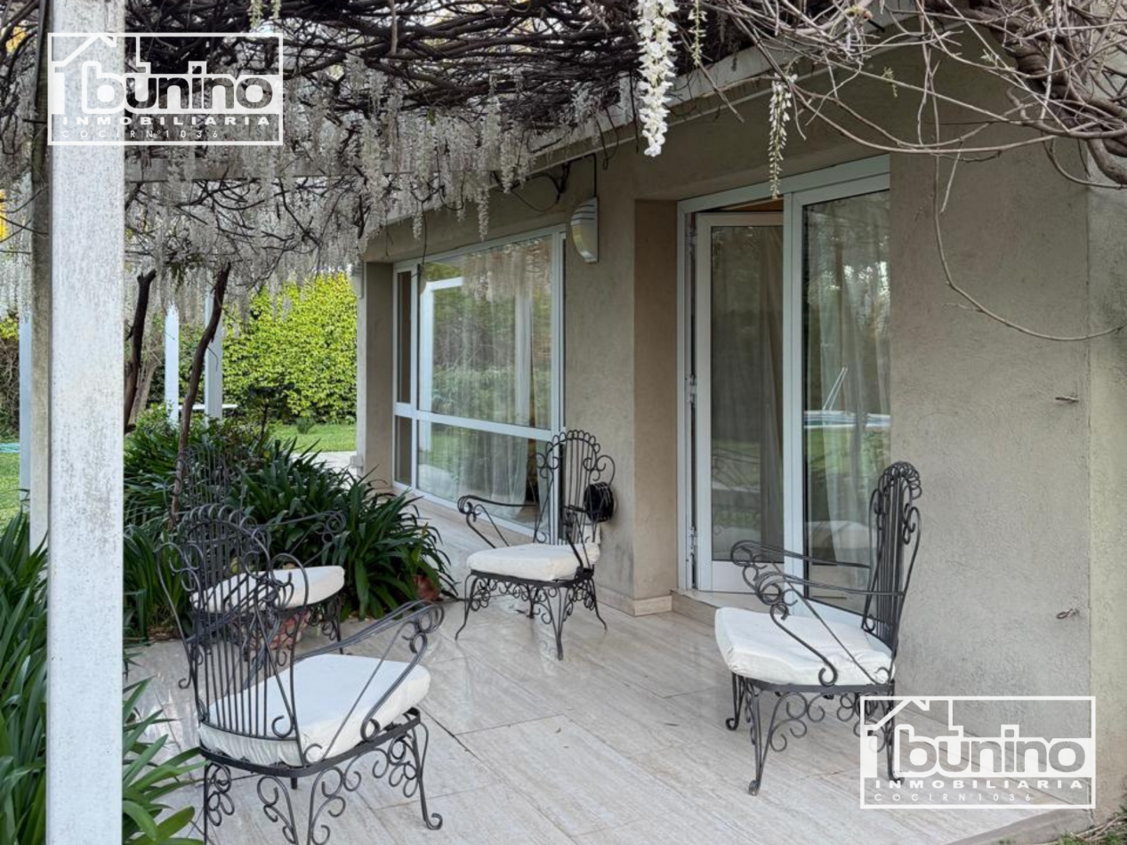 Casa en alquiler temporario en Funes - 3 Dormitorios