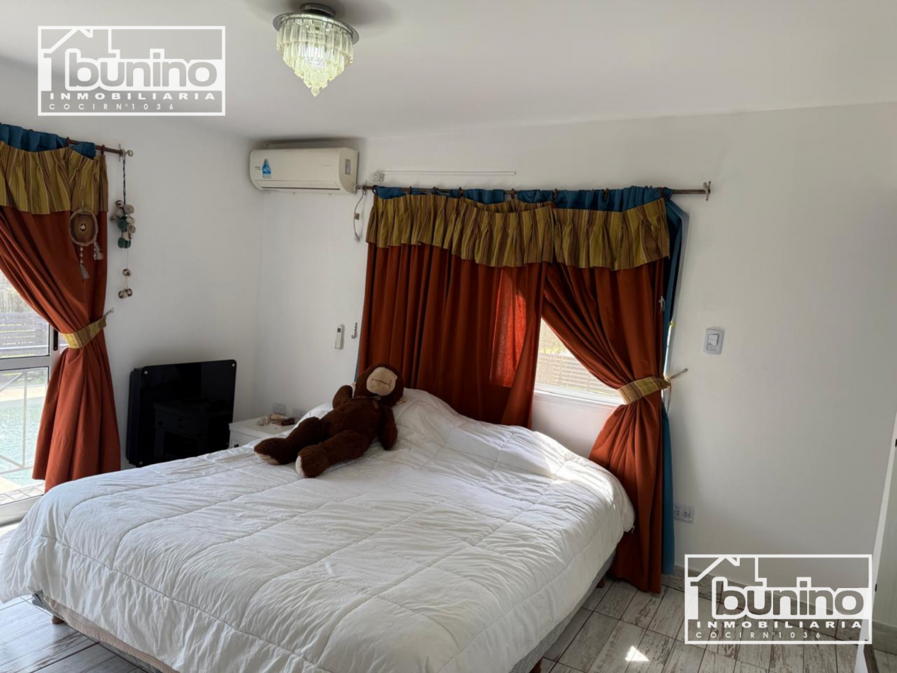 Casa en venta APTA CREDITO en Funes - 4 Dormitorios