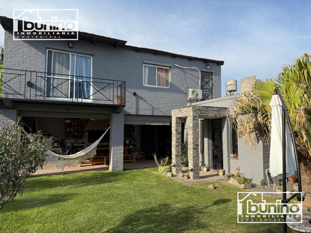 Casa en venta APTA CREDITO en Funes - 4 Dormitorios