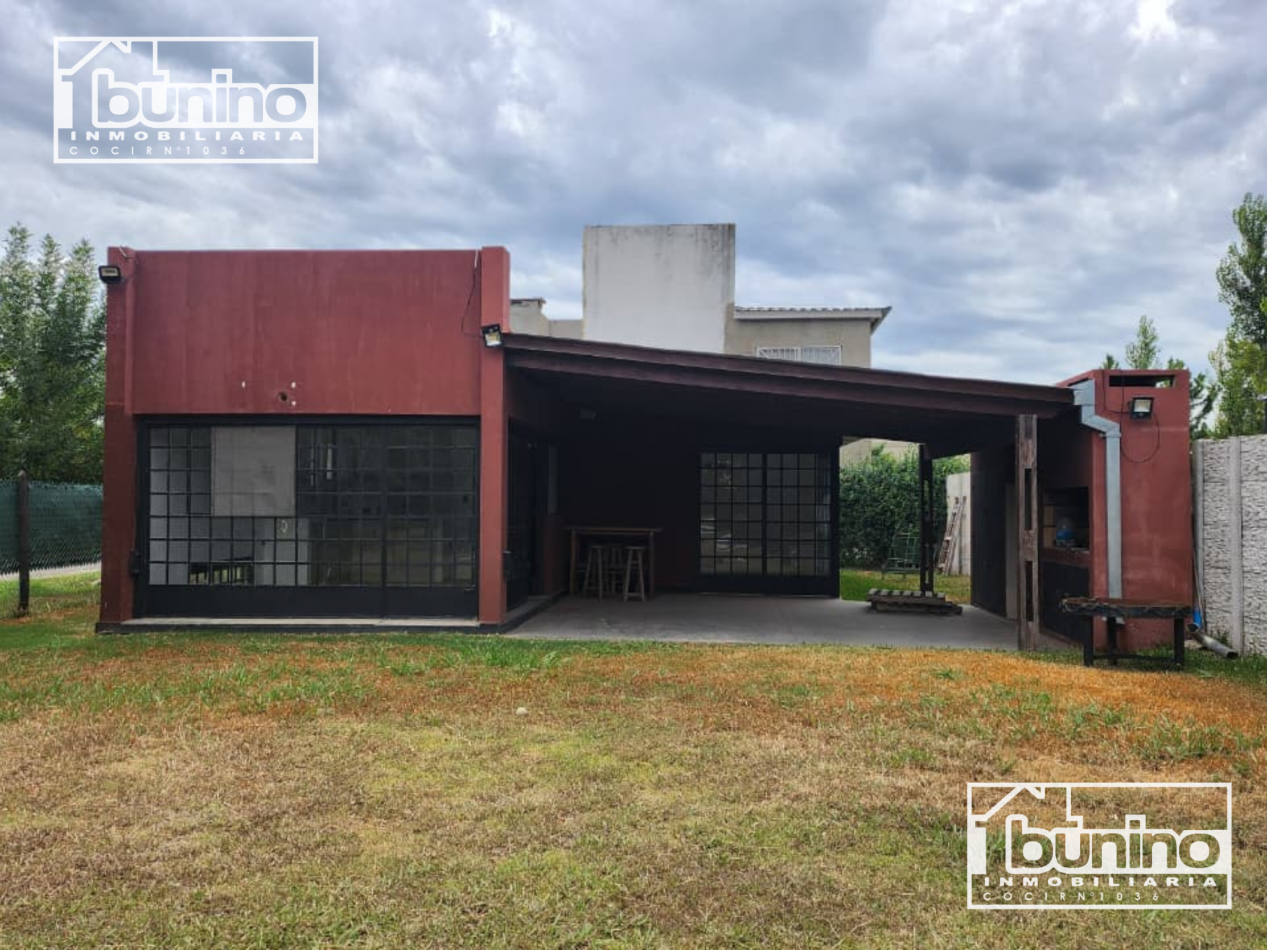 Casa en venta de 2 dormitorios - Barrio Las Tardes, Roldan