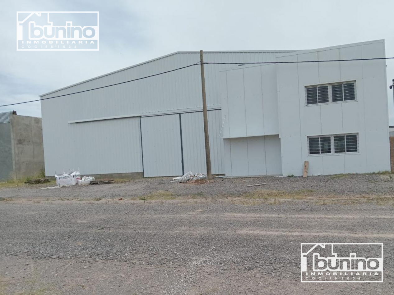 Galpon en alquiler permanente en zona industrial - Roldan