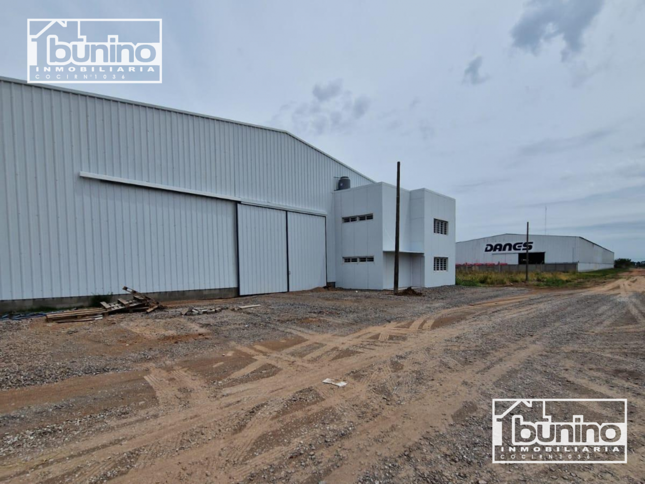 Galpon en alquiler permanente en zona industrial - Roldan