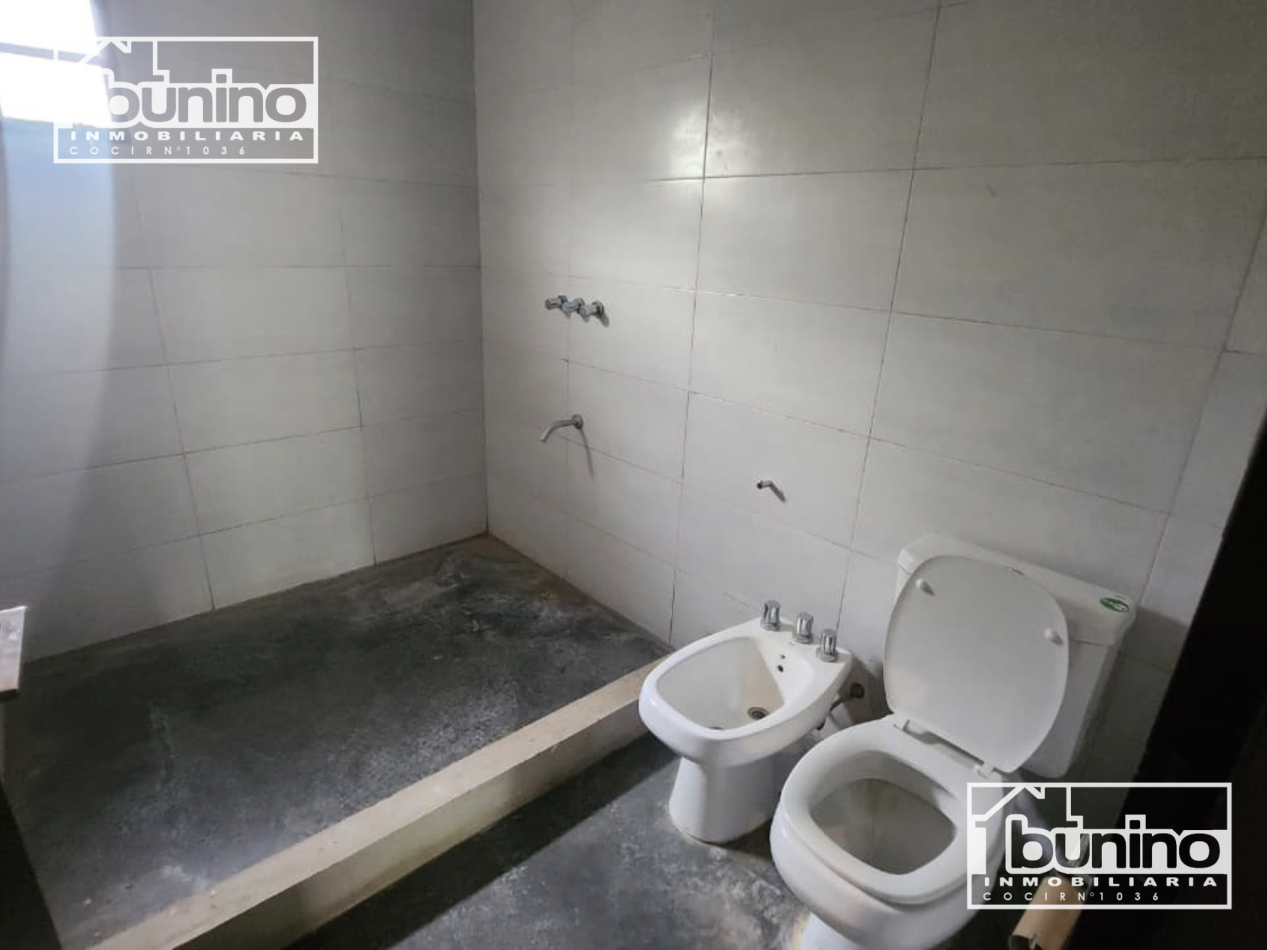 Alquiler Permanente 2 Dormitorios, Galeria y Pileta - Barrio Las Tardes, Roldan