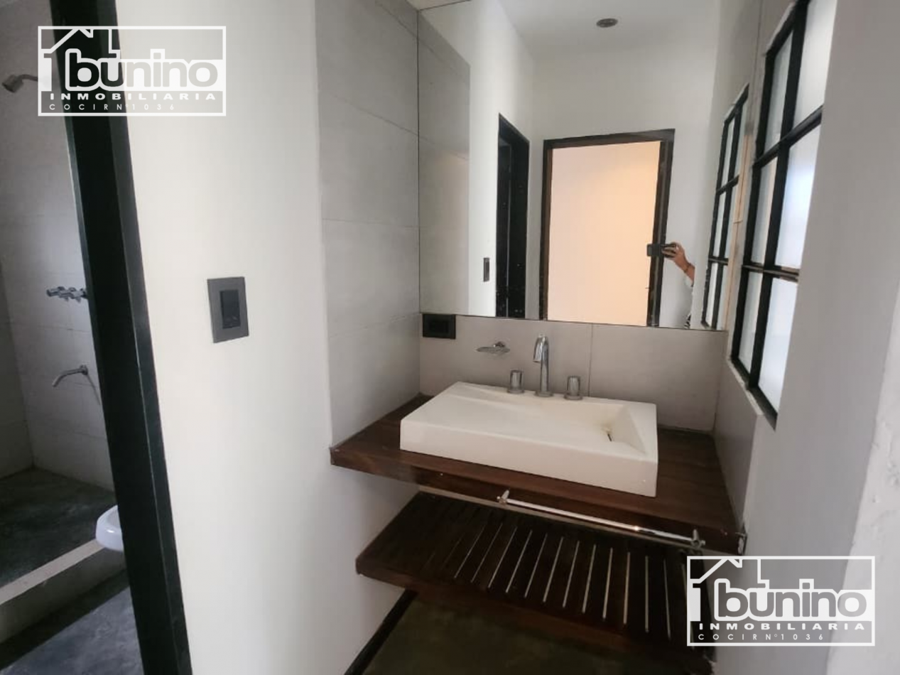 Alquiler Permanente 2 Dormitorios, Galeria y Pileta - Barrio Las Tardes, Roldan