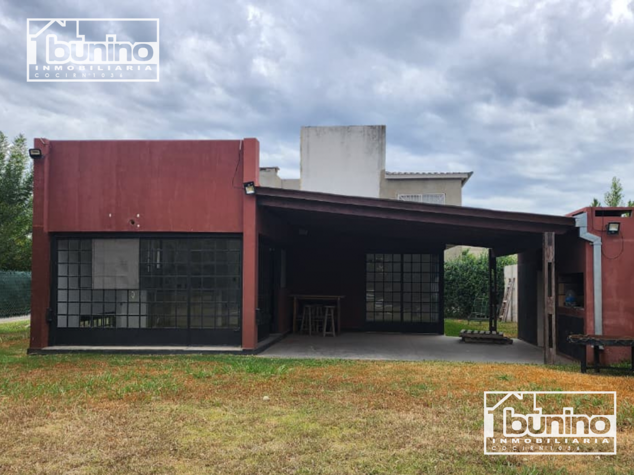 Alquiler Permanente 2 Dormitorios, Galeria y Pileta - Barrio Las Tardes, Roldan