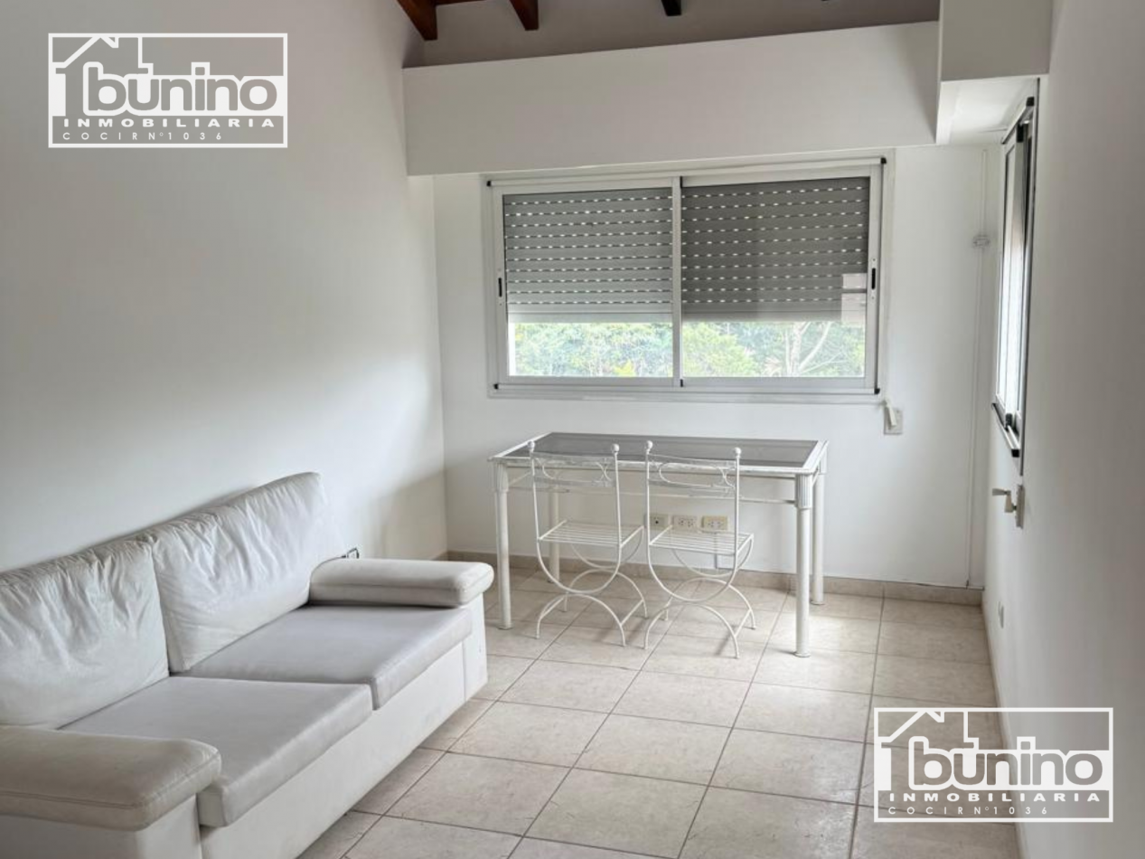 Alquiler permanente en Funes Hills, San Marino - 3 Dormitorios