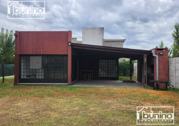 Casa en venta de 2 dormitorios - Barrio Las Tardes, Roldan
