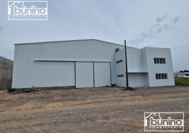 Galpon en alquiler permanente en zona industrial - Roldan